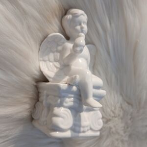 Vintage Cherub Holding Bird White Ceramic Porcelain Knick Knack Decor Angel vtg